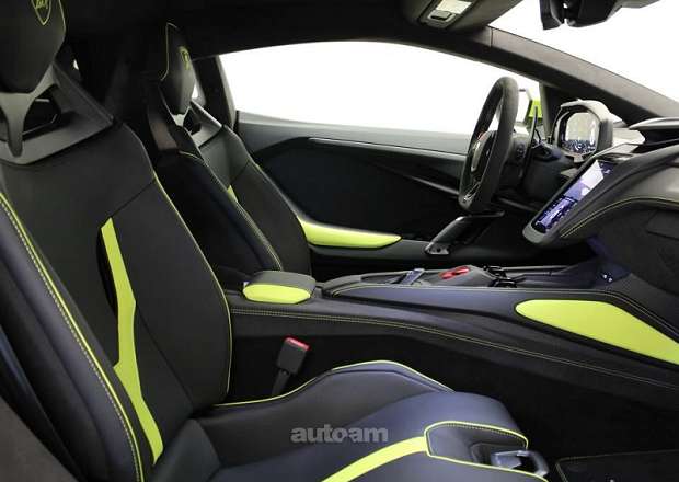 Lamborghini Revuelto