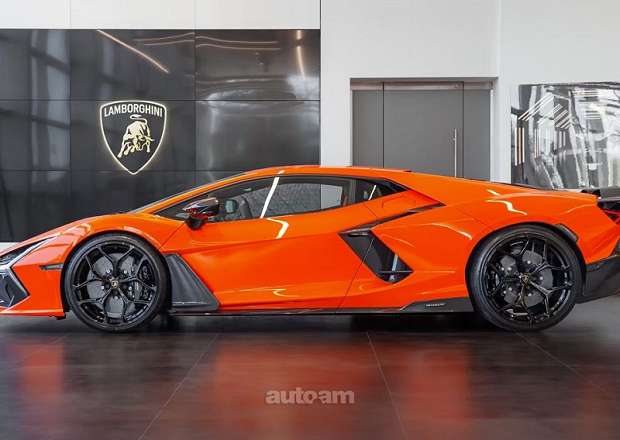 Lamborghini Revuelto