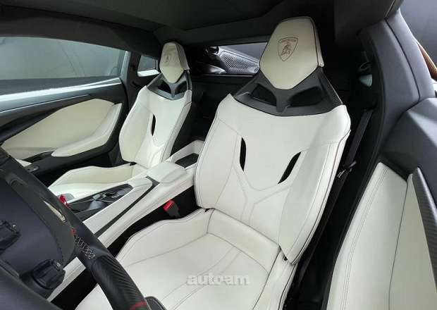 Lamborghini Revuelto