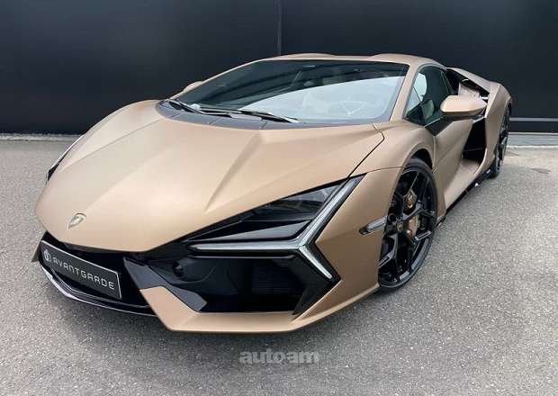 Lamborghini Revuelto