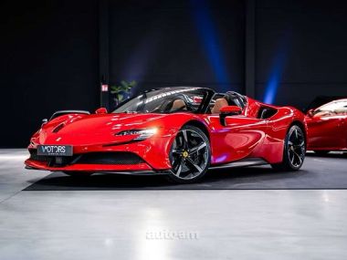 Ferrari SF90  2025 