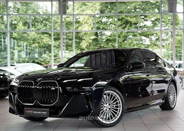BMW i7