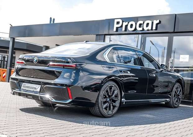 BMW 740