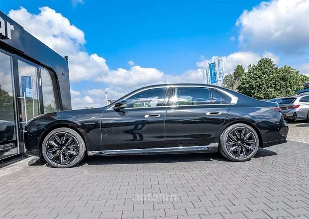 BMW 740