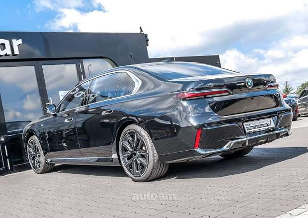 BMW 740