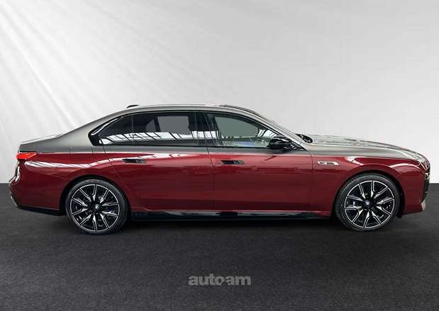 BMW i7