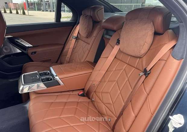 BMW 740