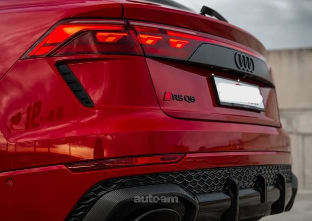 Audi RSQ8