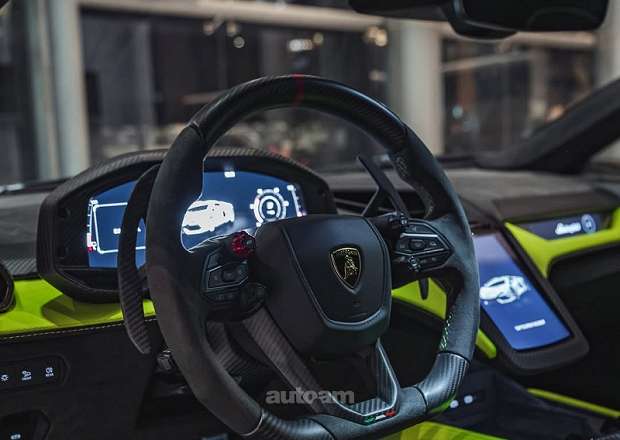 Lamborghini Revuelto