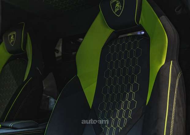 Lamborghini Revuelto