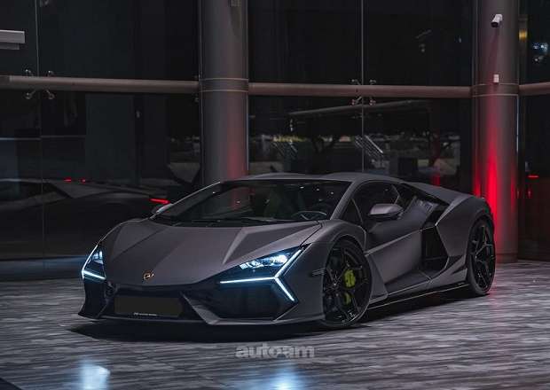 Lamborghini Revuelto