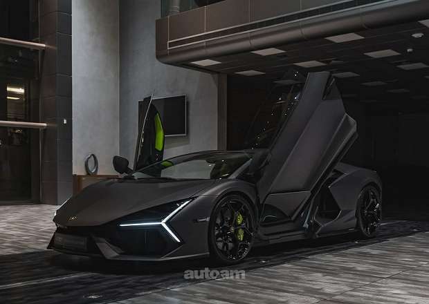 Lamborghini Revuelto