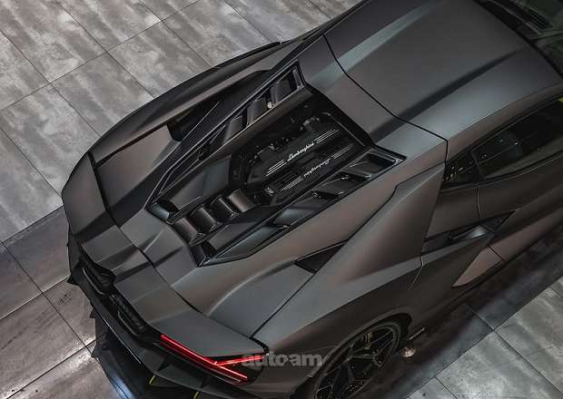 Lamborghini Revuelto