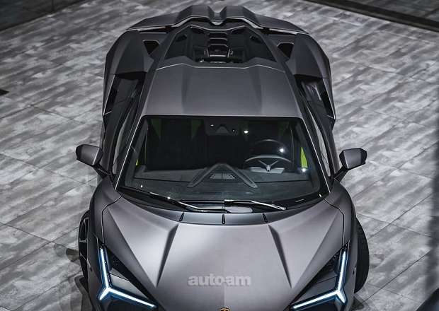 Lamborghini Revuelto