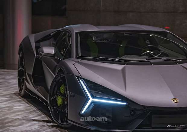 Lamborghini Revuelto