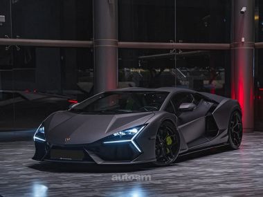 Lamborghini Revuelto  2025 
