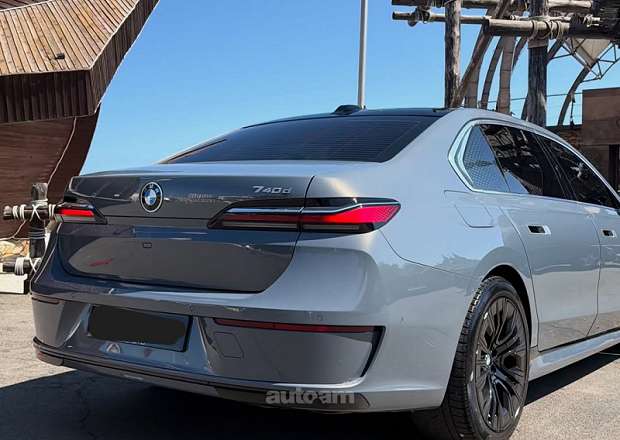 BMW 740