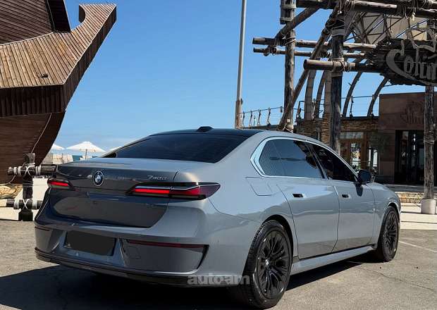 BMW 740