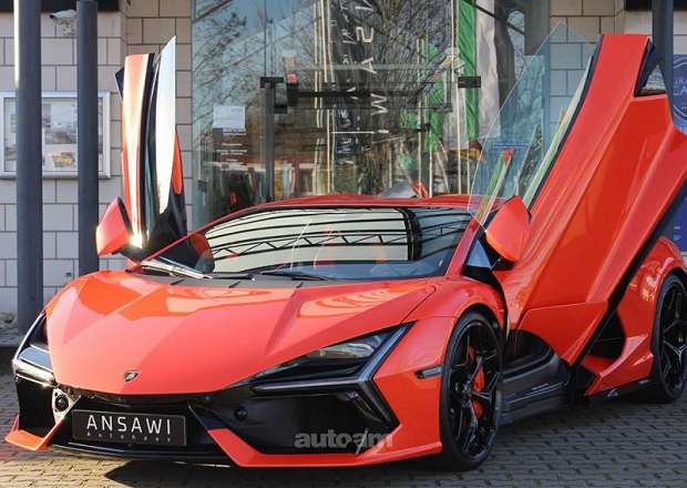 Lamborghini Revuelto