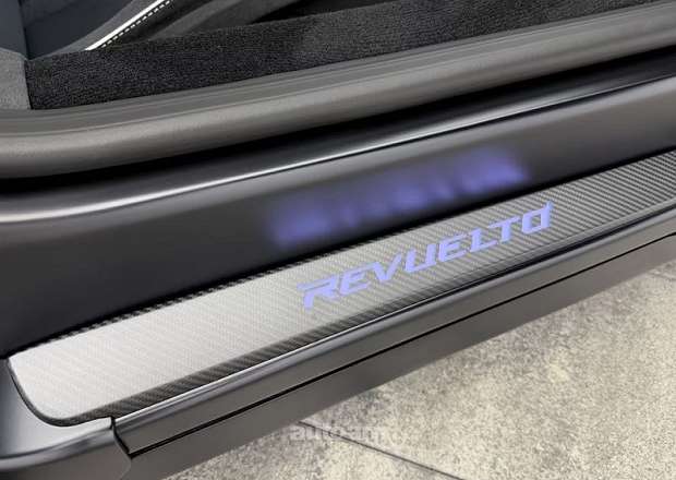 Lamborghini Revuelto