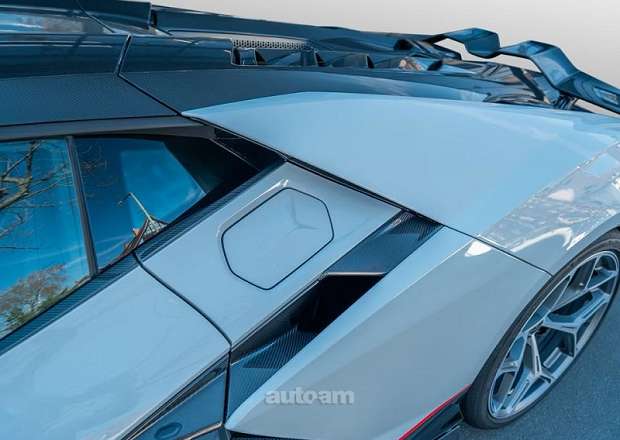 Lamborghini Revuelto