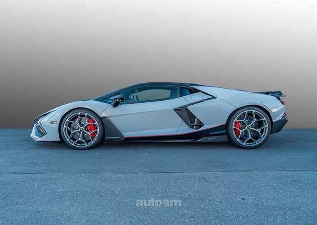 Lamborghini Revuelto