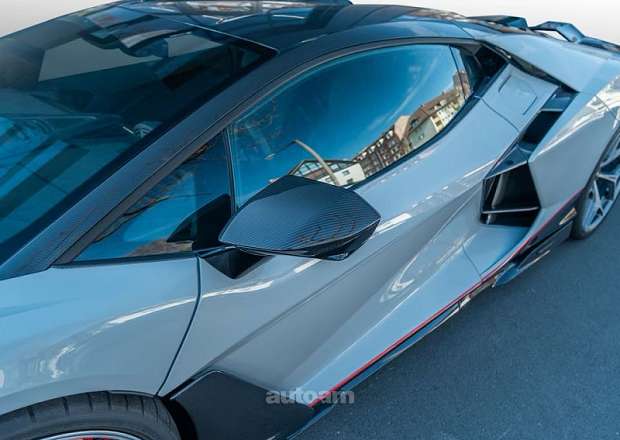 Lamborghini Revuelto