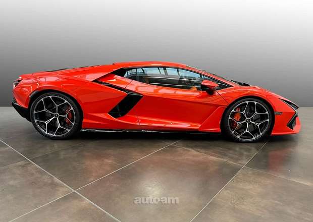 Lamborghini Revuelto