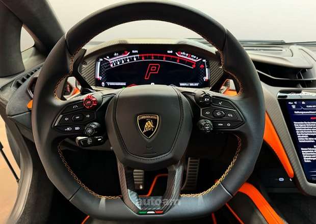 Lamborghini Revuelto