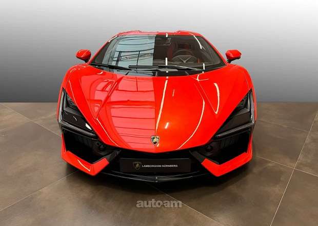 Lamborghini Revuelto