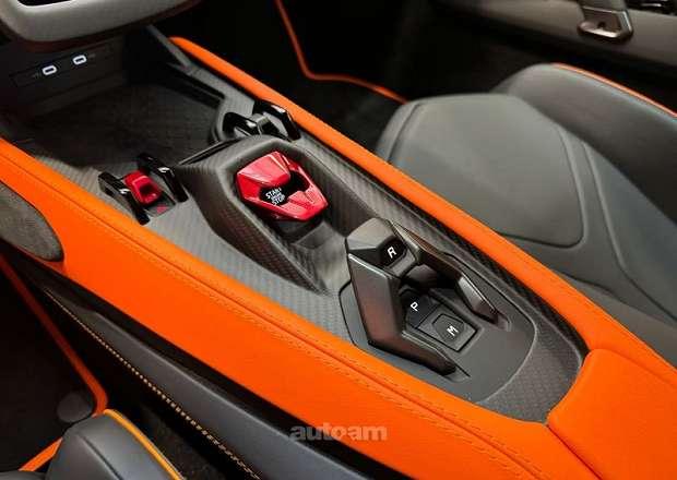 Lamborghini Revuelto