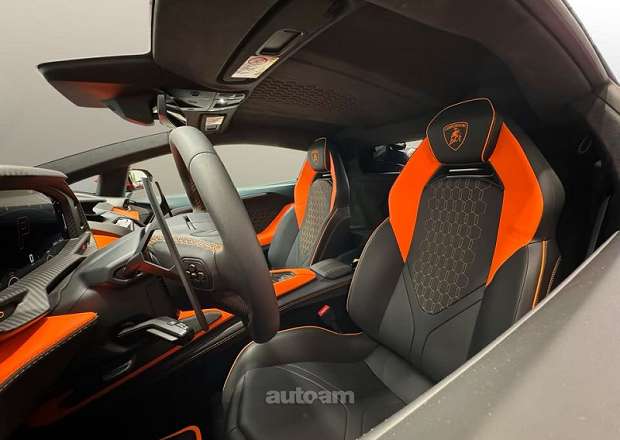 Lamborghini Revuelto