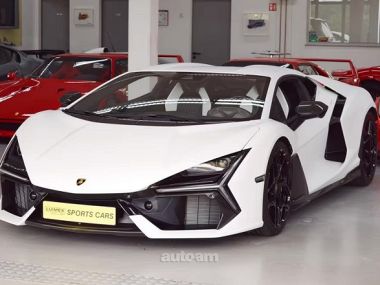 Lamborghini Revuelto  2025 