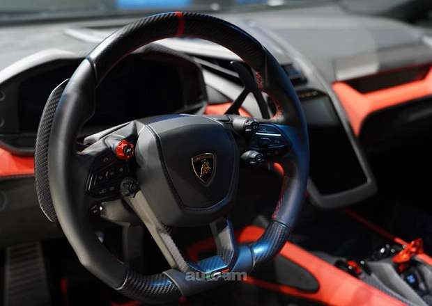 Lamborghini Revuelto