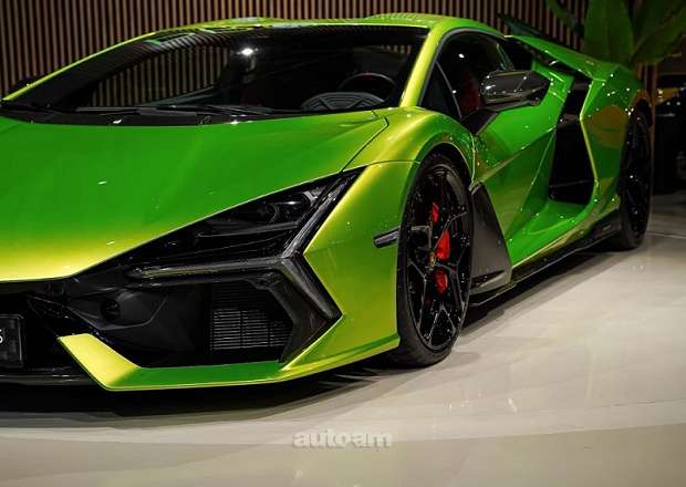 Lamborghini Revuelto