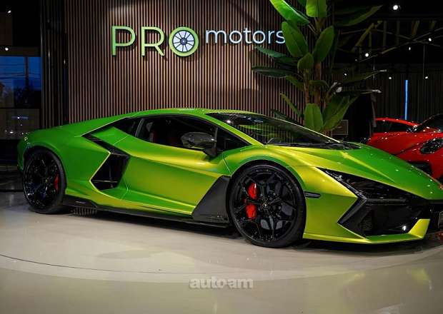 Lamborghini Revuelto
