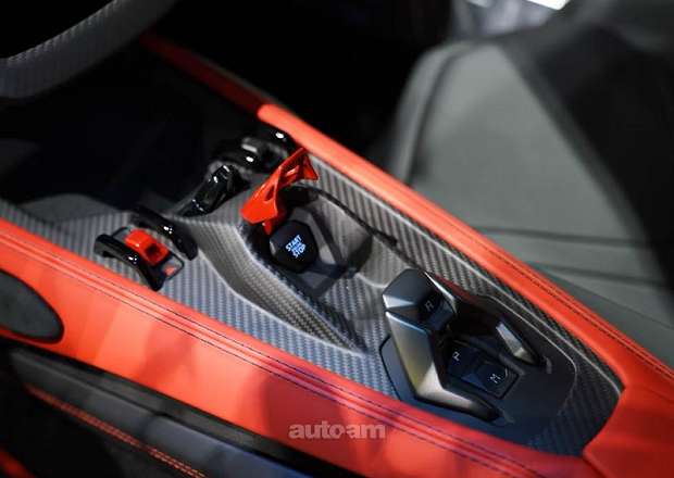 Lamborghini Revuelto