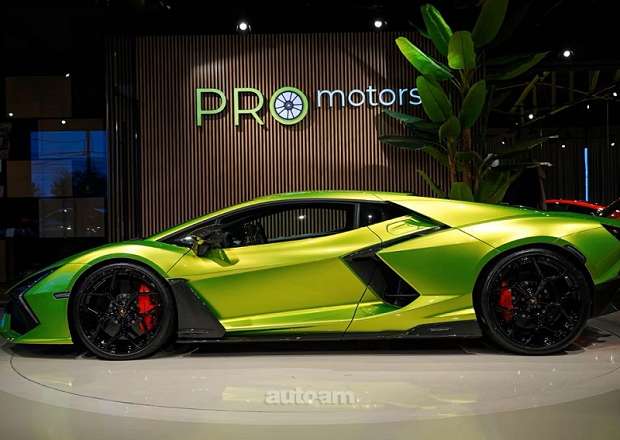 Lamborghini Revuelto