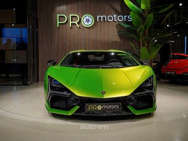 Lamborghini Revuelto  2024 