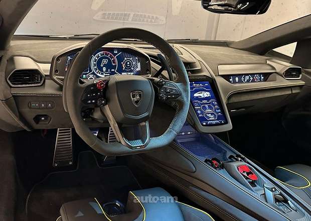 Lamborghini Revuelto