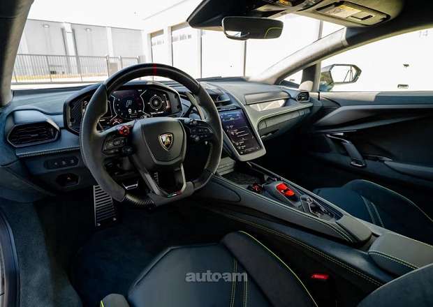 Lamborghini Revuelto