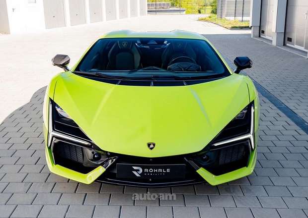 Lamborghini Revuelto
