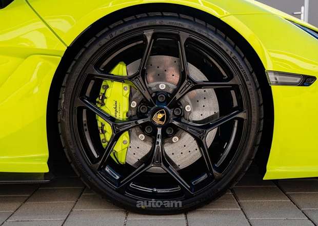 Lamborghini Revuelto