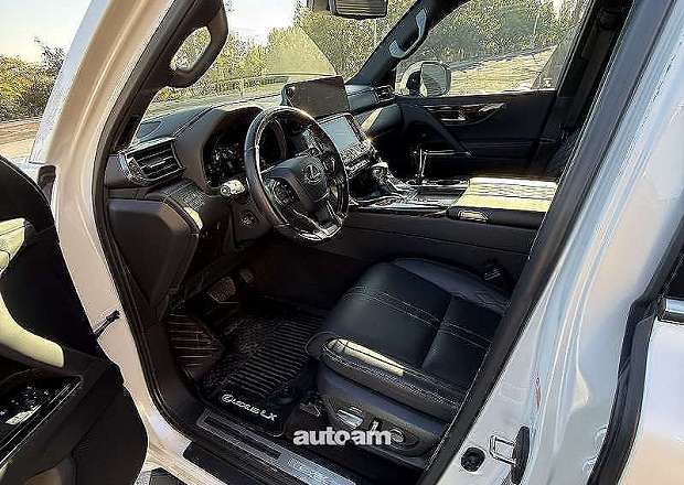 Lexus LX 600