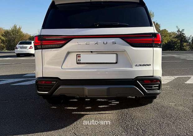 Lexus LX 600