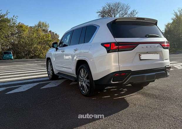 Lexus LX 600