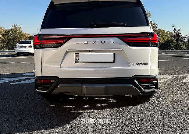 Lexus LX 600