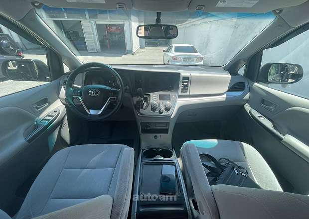 Toyota Sienna