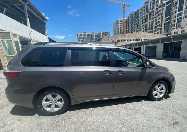 Toyota Sienna