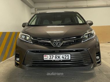 Toyota Sienna  2017 